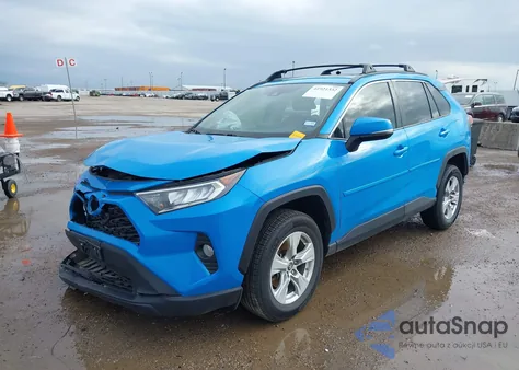 2019 Toyota Rav4 Xle z USA, uszkodzony, nr VIN JTMW1RFV2KJ014168